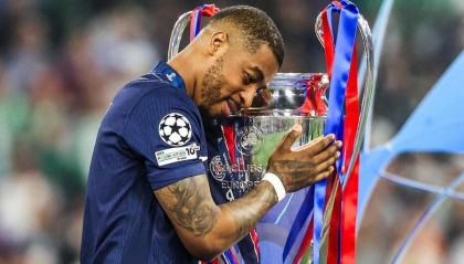 记者：巴黎将在周日对阵朗斯赛后致敬金彭贝