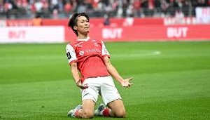 结束罢赛，兰斯官方：日本国脚中村敬斗承诺留队，将恢复训练